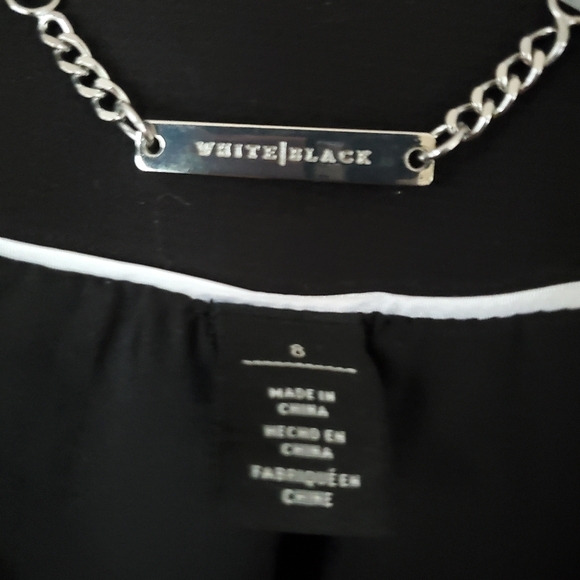 White House Black Market short/cropped classic black blazer front closure size 8 - Picture 3 of 12
